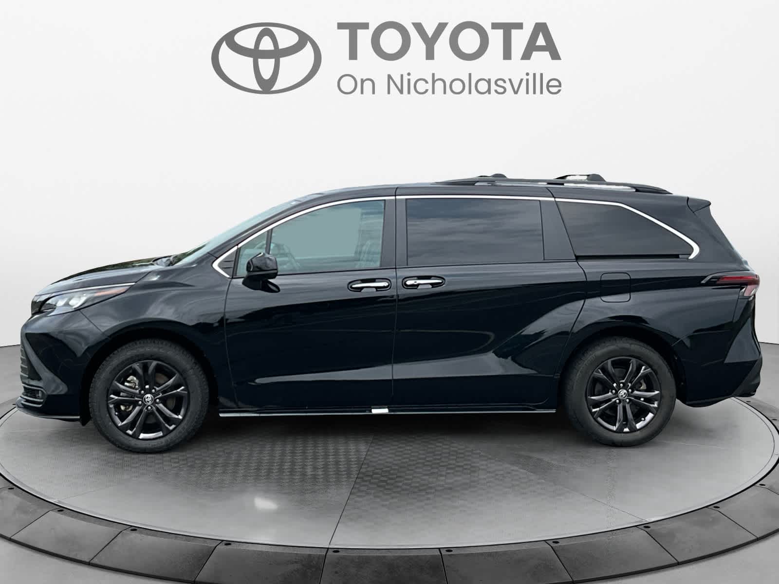 2024 Toyota Sienna XLE