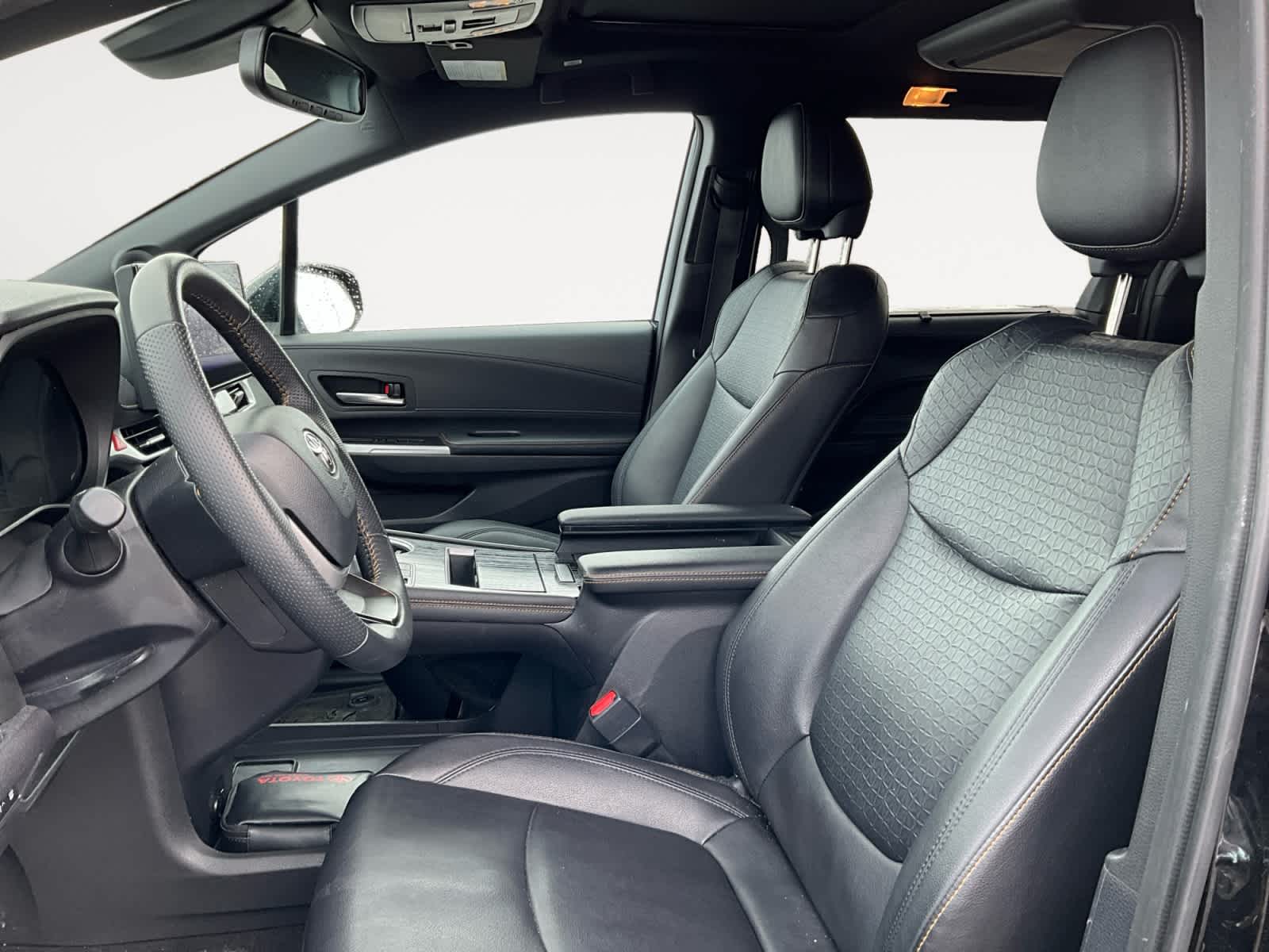 2025 Toyota Sienna Woodland Edition