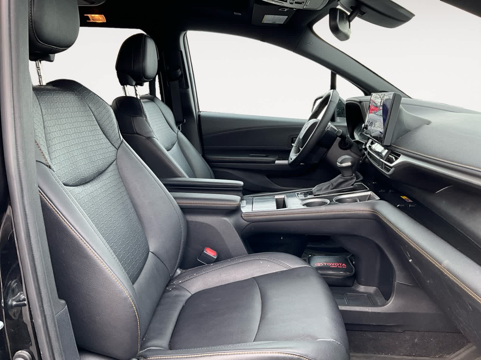 2025 Toyota Sienna Woodland Edition