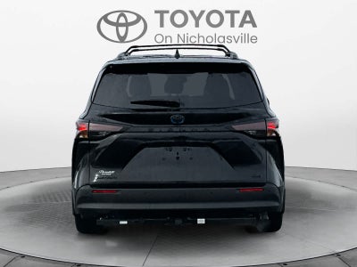 2025 Toyota Sienna Woodland Edition