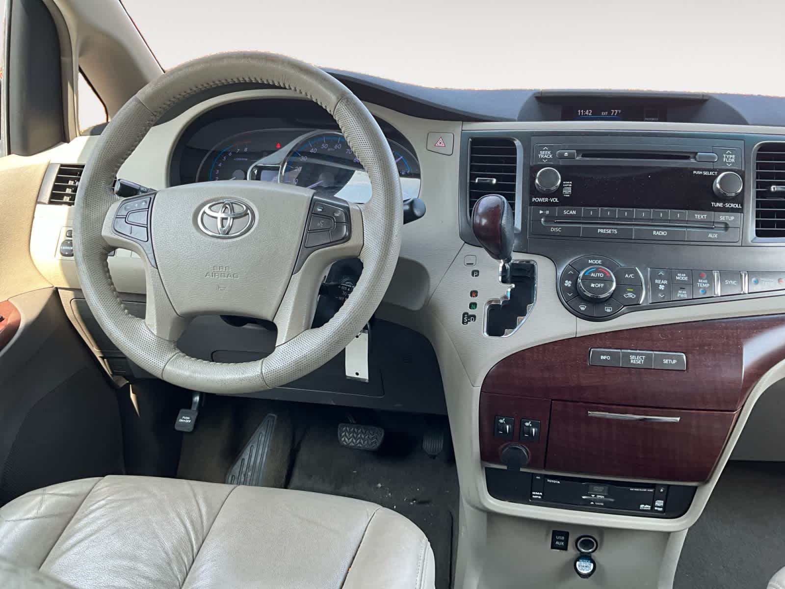 2011 Toyota Sienna XLE