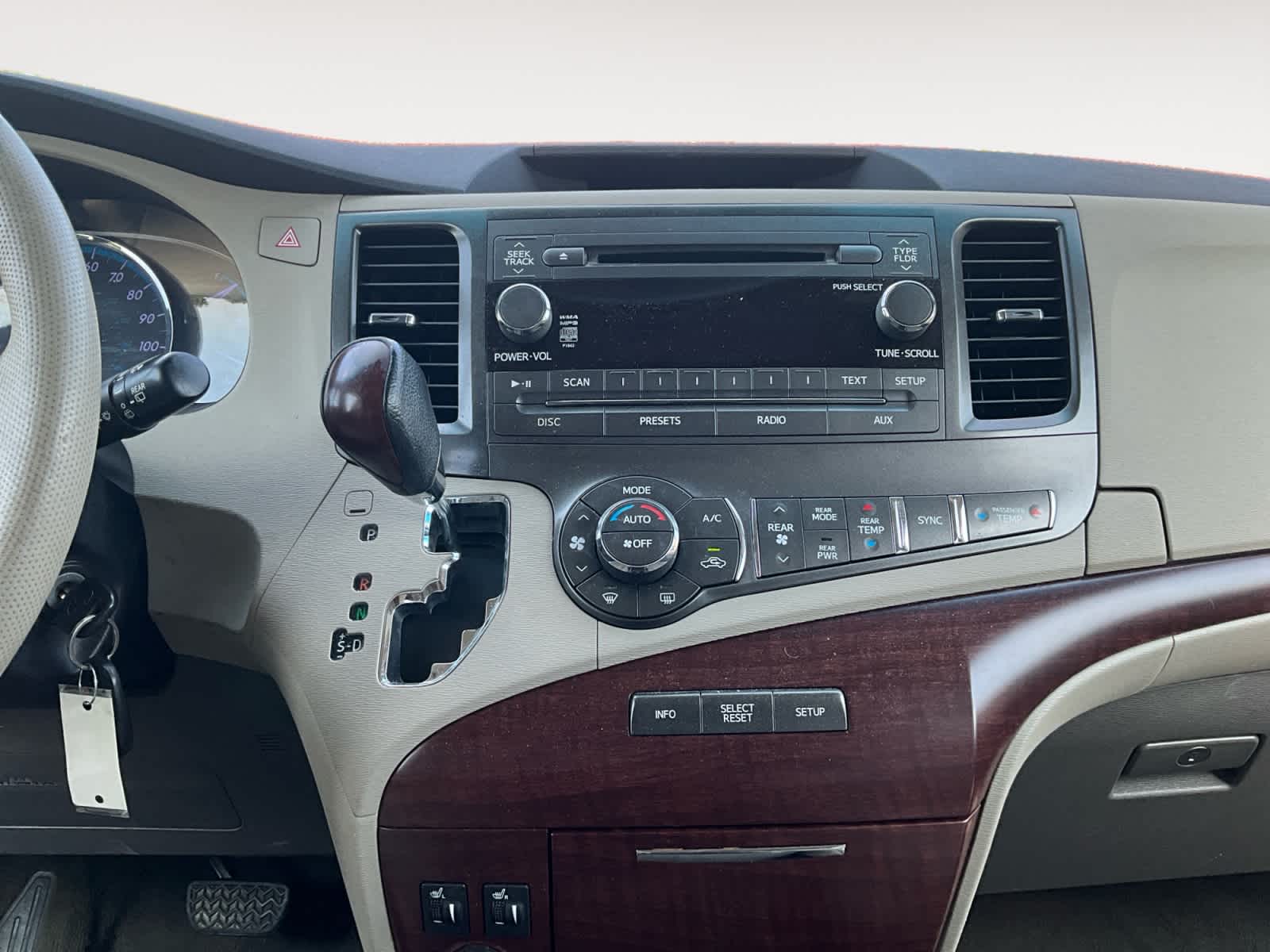 2011 Toyota Sienna XLE