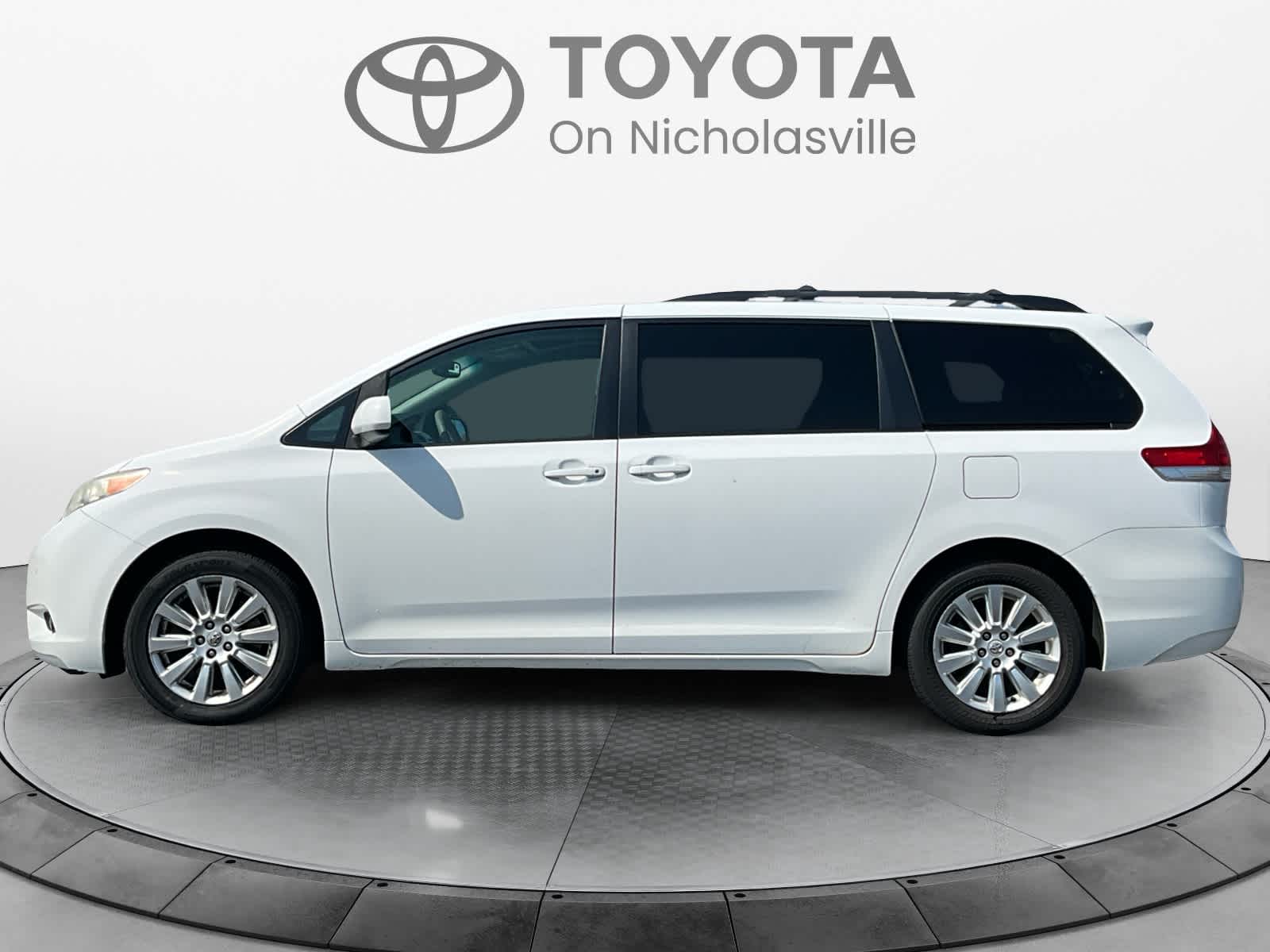 2011 Toyota Sienna XLE