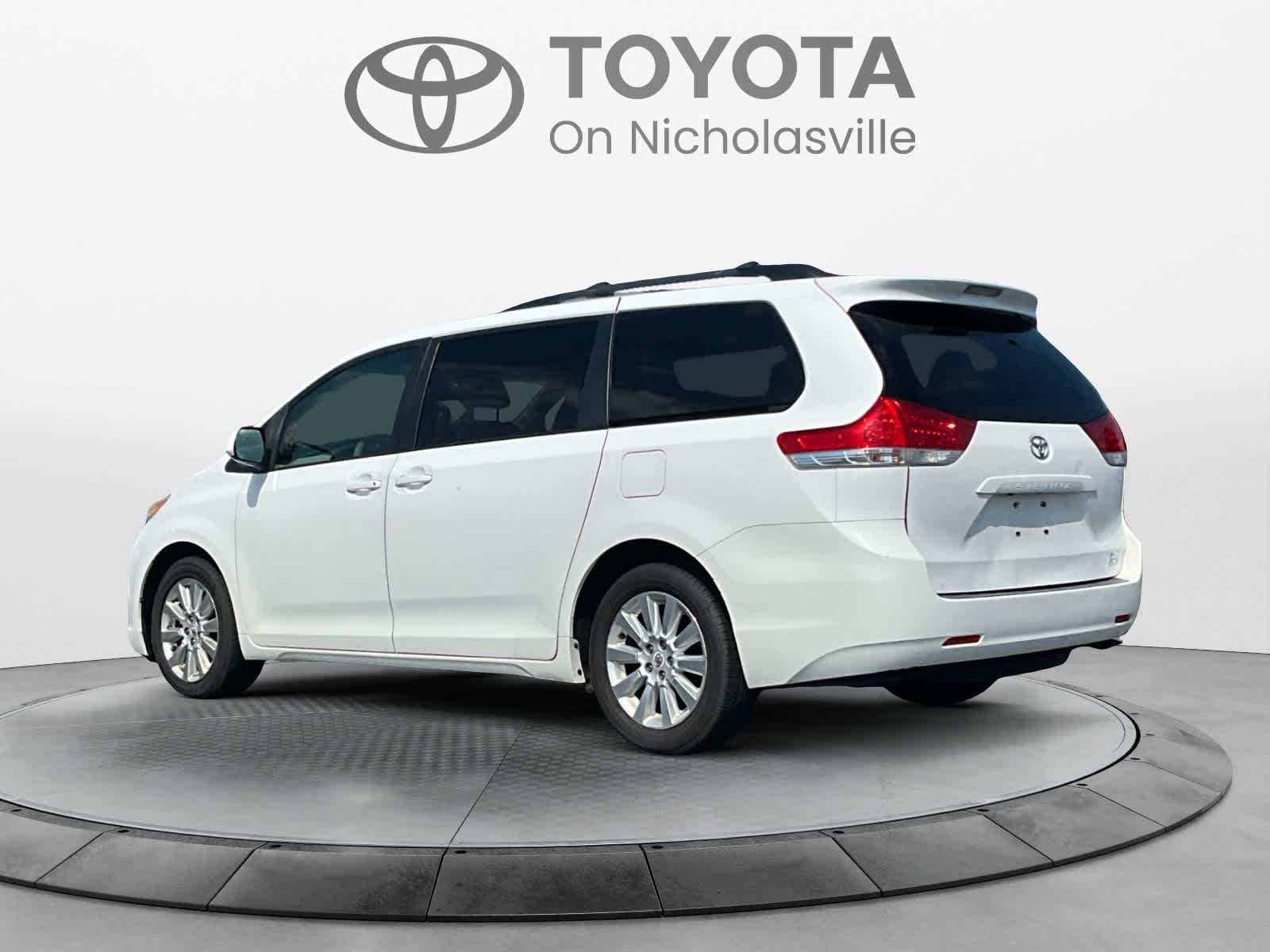 2011 Toyota Sienna XLE