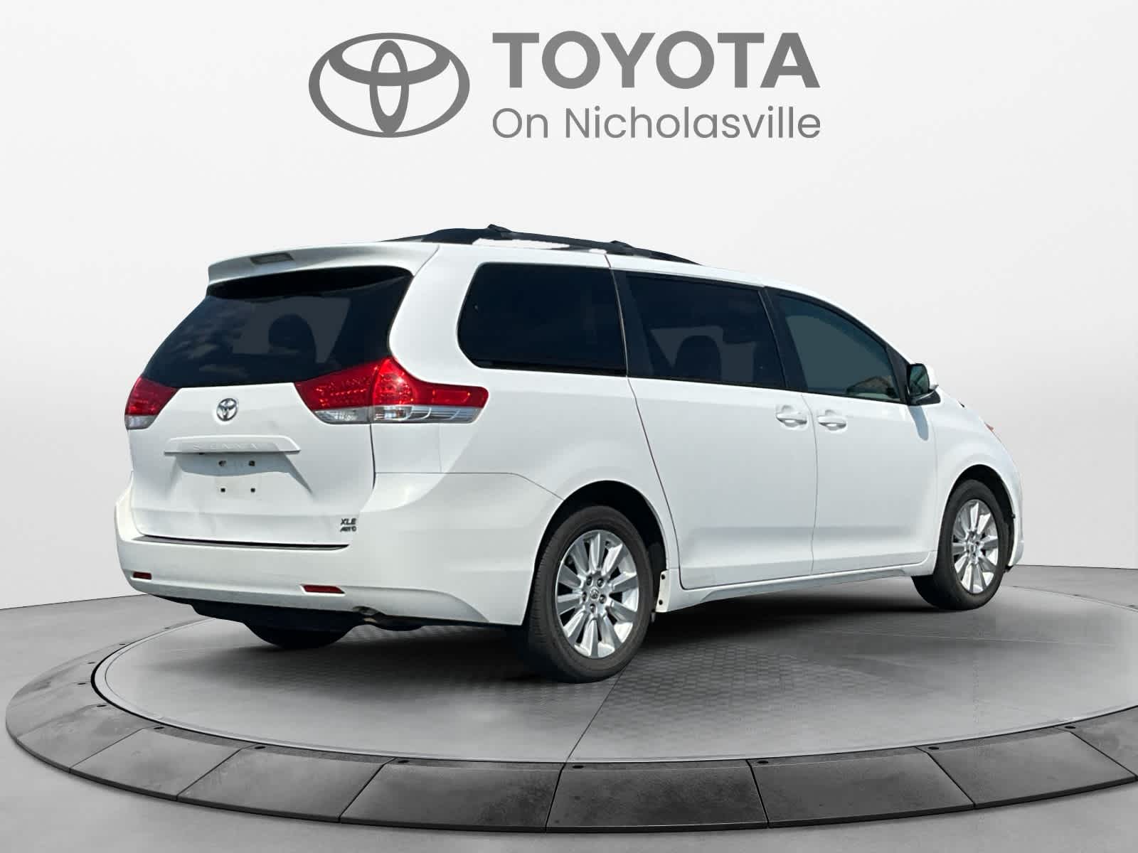 2011 Toyota Sienna XLE
