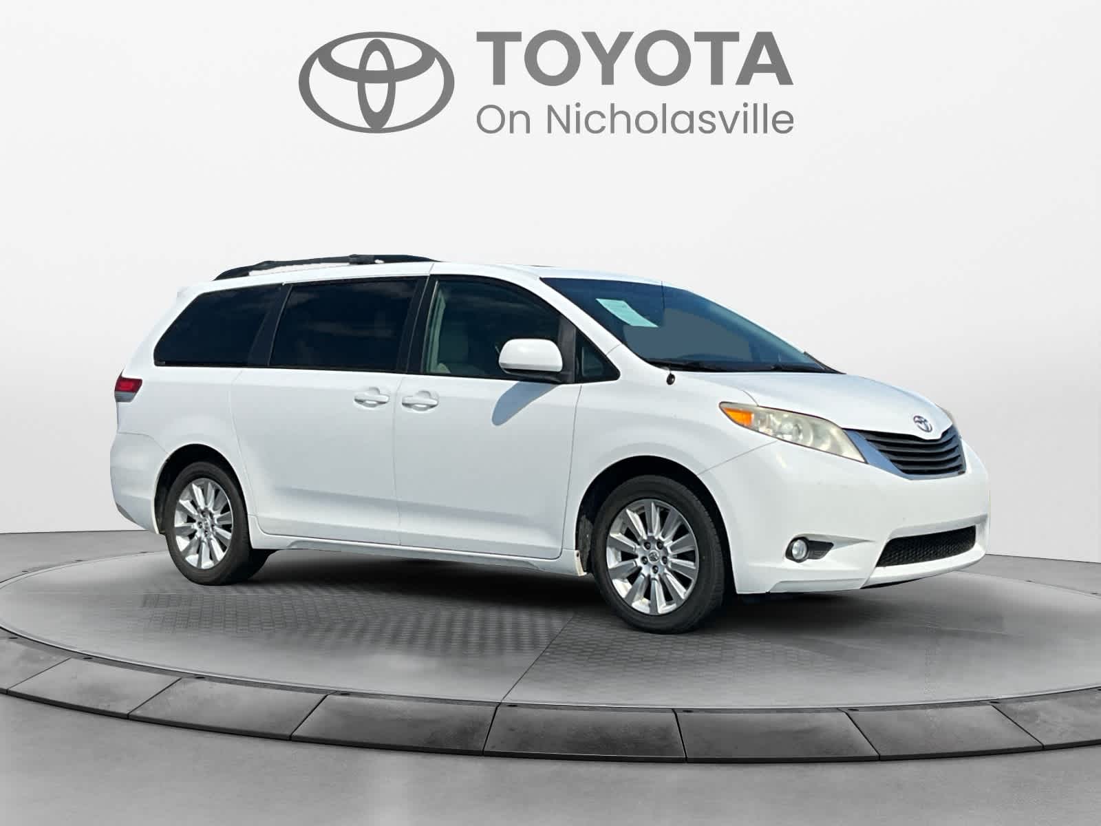 2011 Toyota Sienna XLE