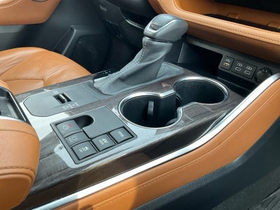 2023 Toyota Highlander Hybrid Platinum