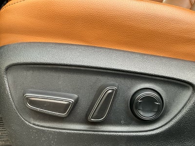 2023 Toyota Highlander Hybrid Platinum