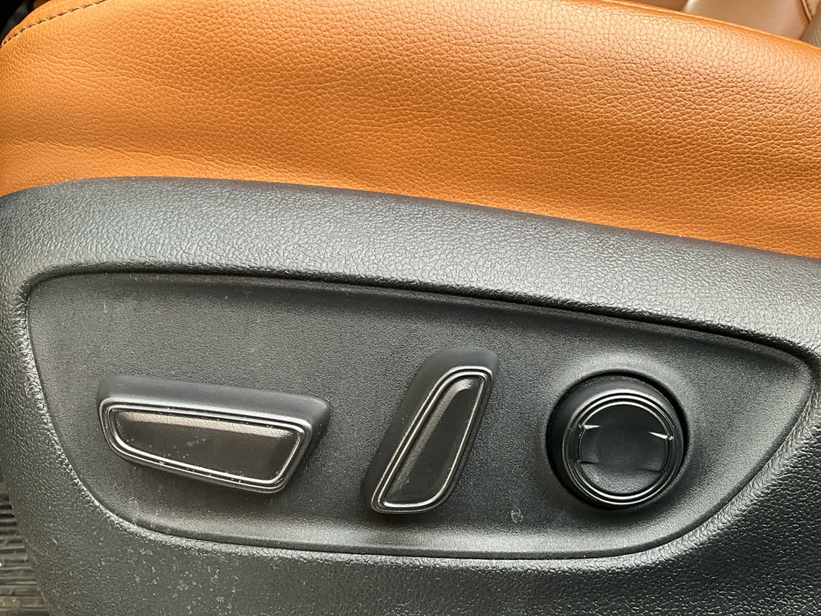 2023 Toyota Highlander Hybrid Platinum