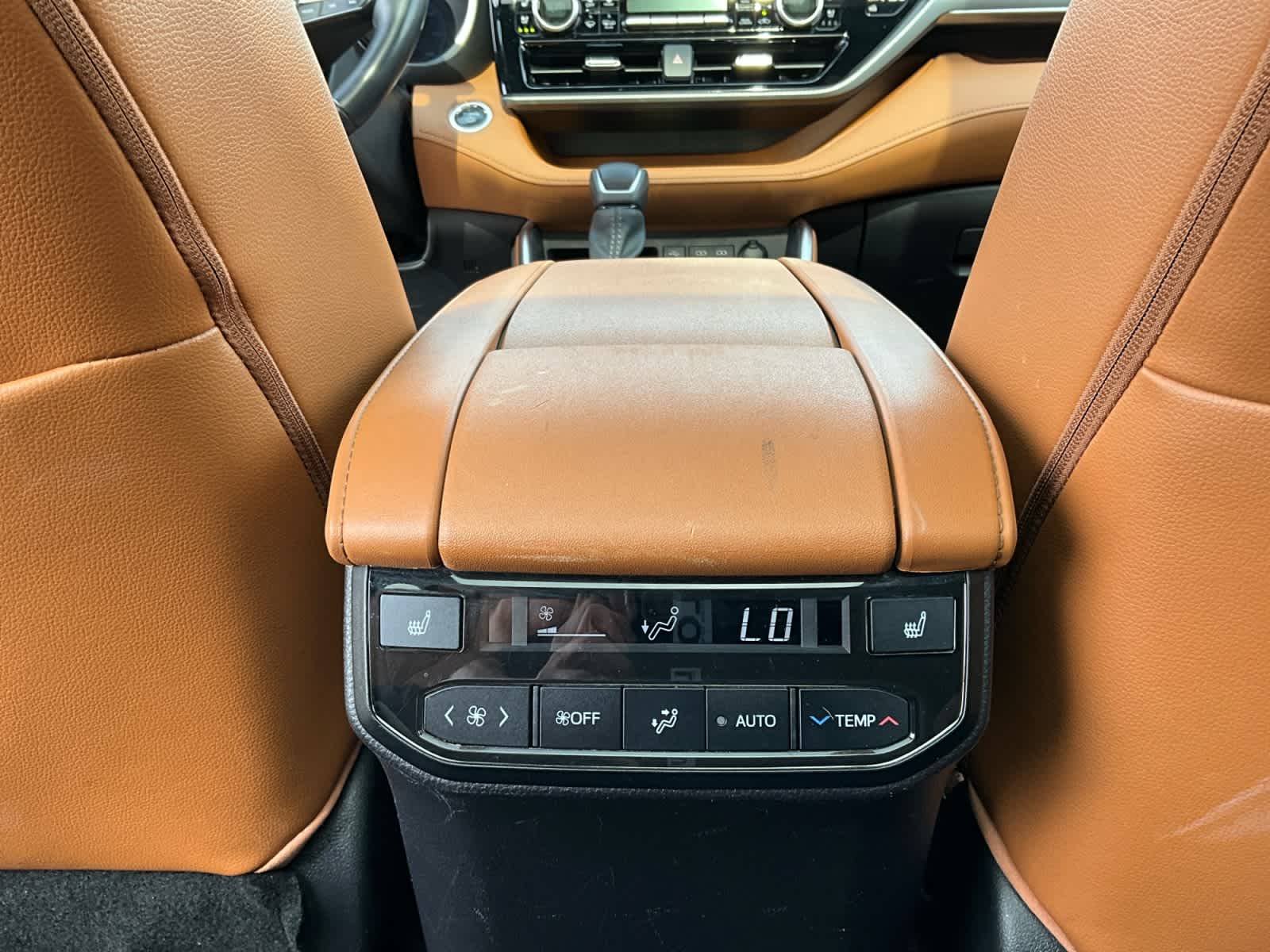 2023 Toyota Highlander Hybrid Platinum