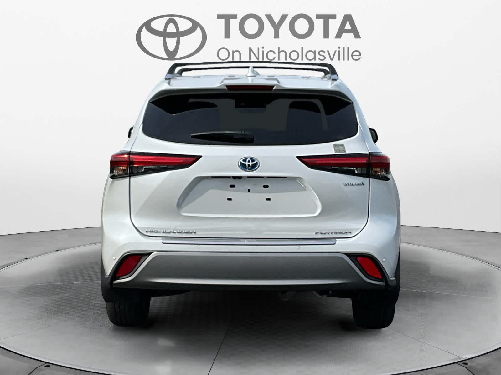 2023 Toyota Highlander Hybrid Platinum
