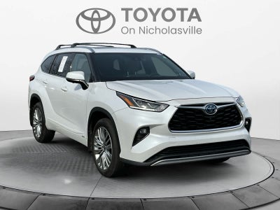 2023 Toyota Highlander Hybrid Platinum