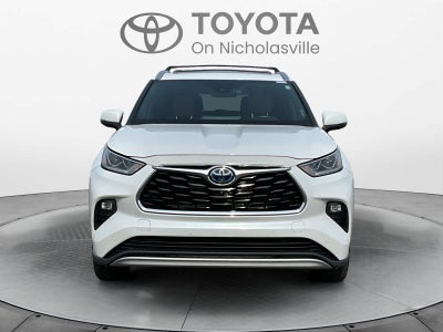 2023 Toyota Highlander Hybrid Platinum