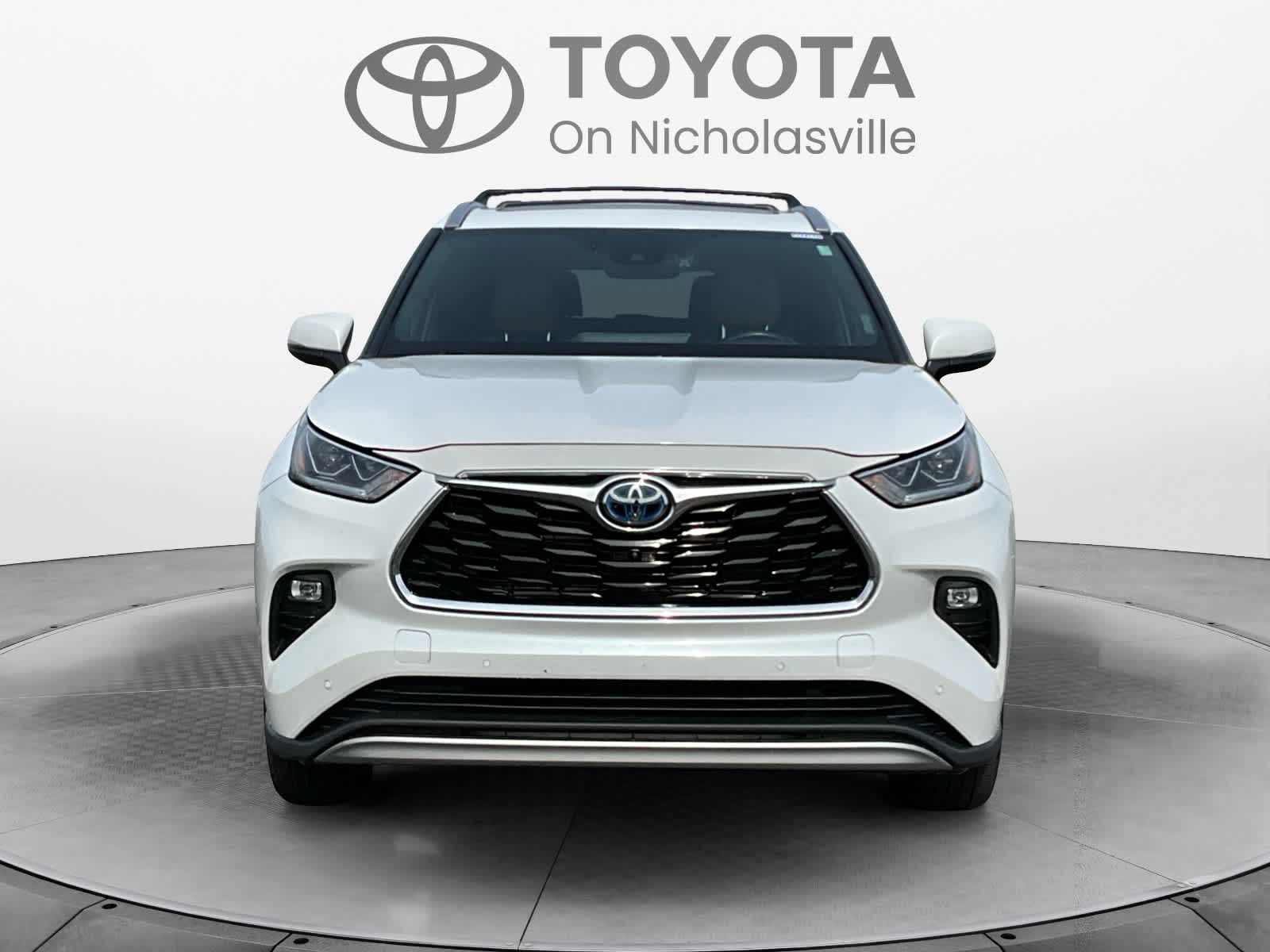 2023 Toyota Highlander Hybrid Platinum