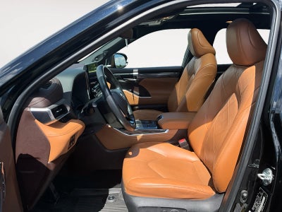 2022 Toyota Highlander Hybrid Platinum