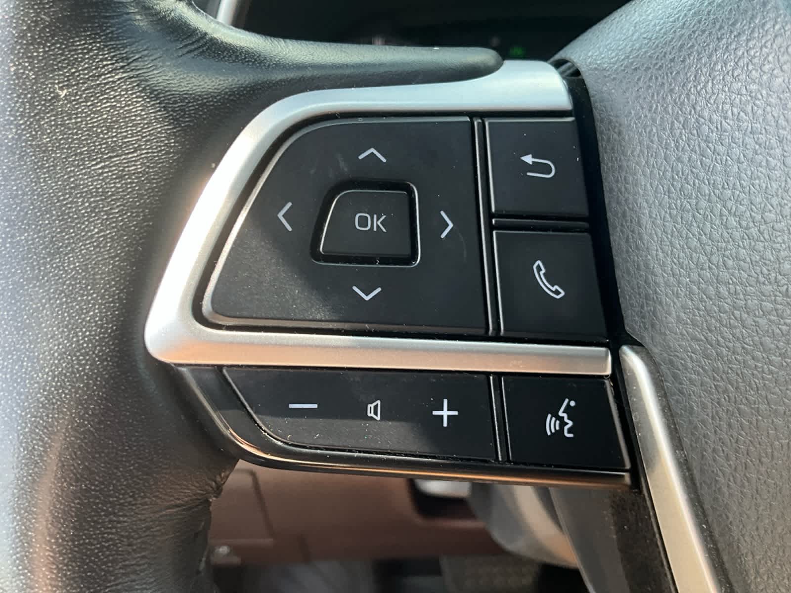 2022 Toyota Highlander Hybrid Platinum