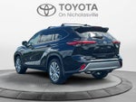 2022 Toyota Highlander Hybrid Platinum