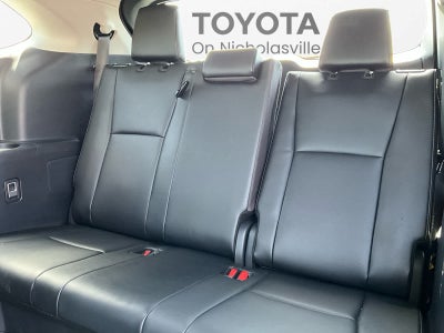 2025 Toyota Highlander Hybrid Platinum