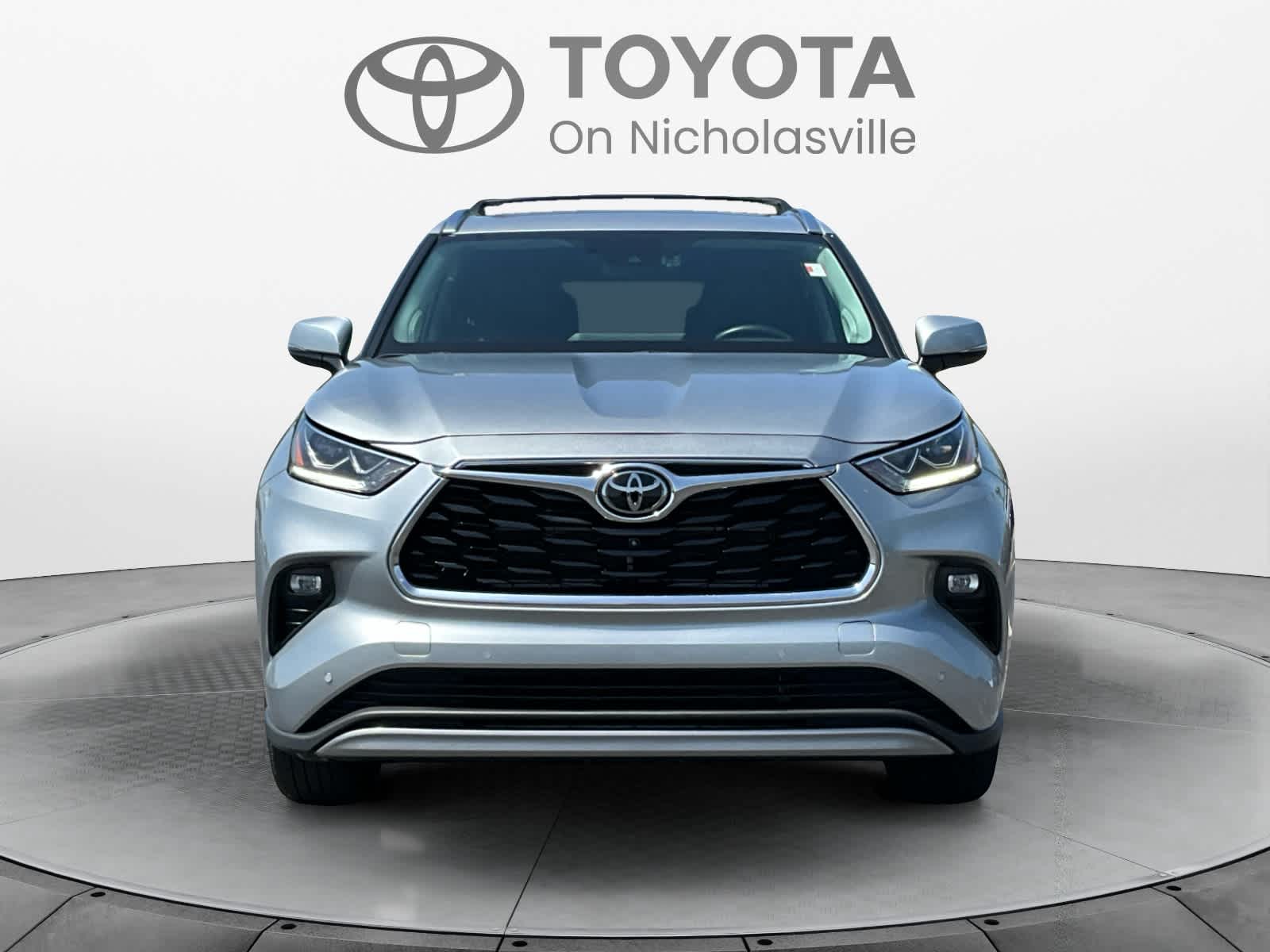 2025 Toyota Highlander Hybrid Platinum