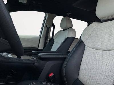 2025 Toyota Sienna Platinum