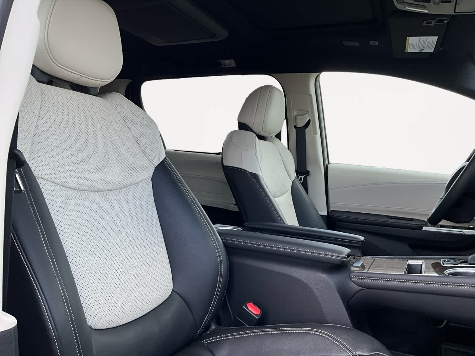 2025 Toyota Sienna Platinum