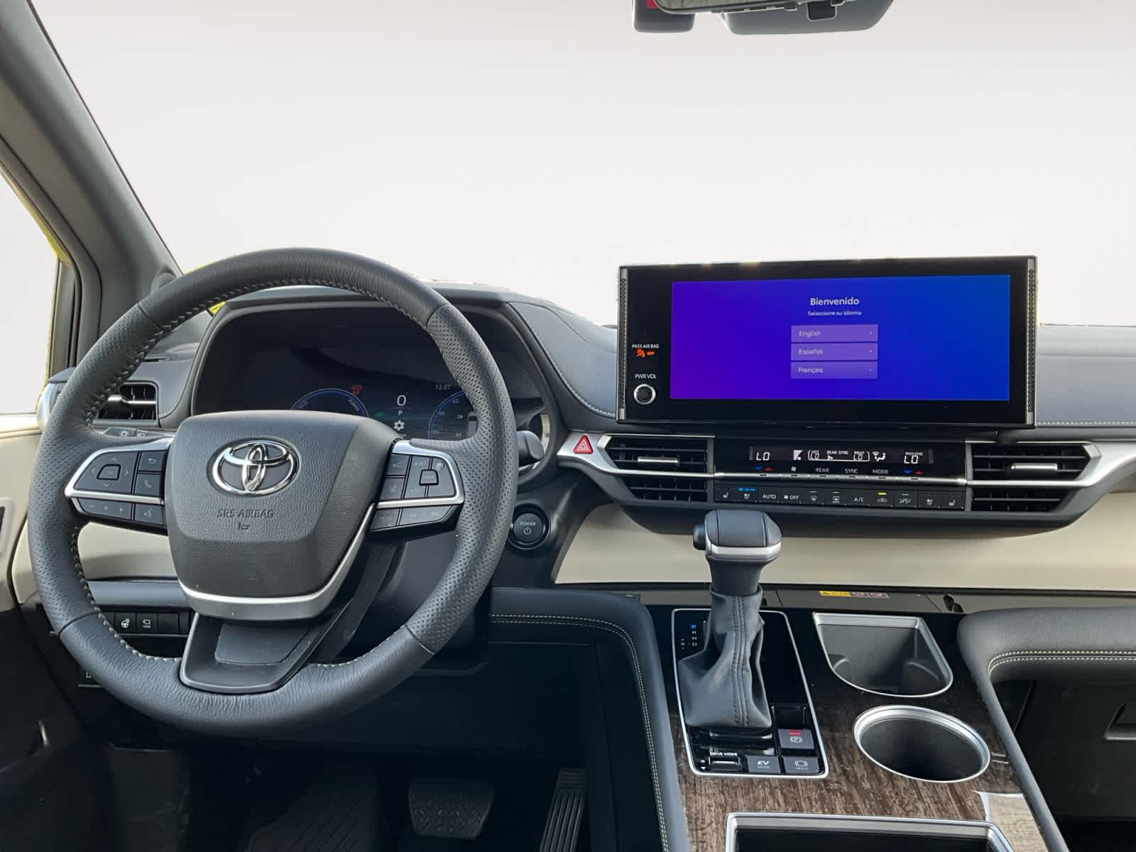 2025 Toyota Sienna Platinum