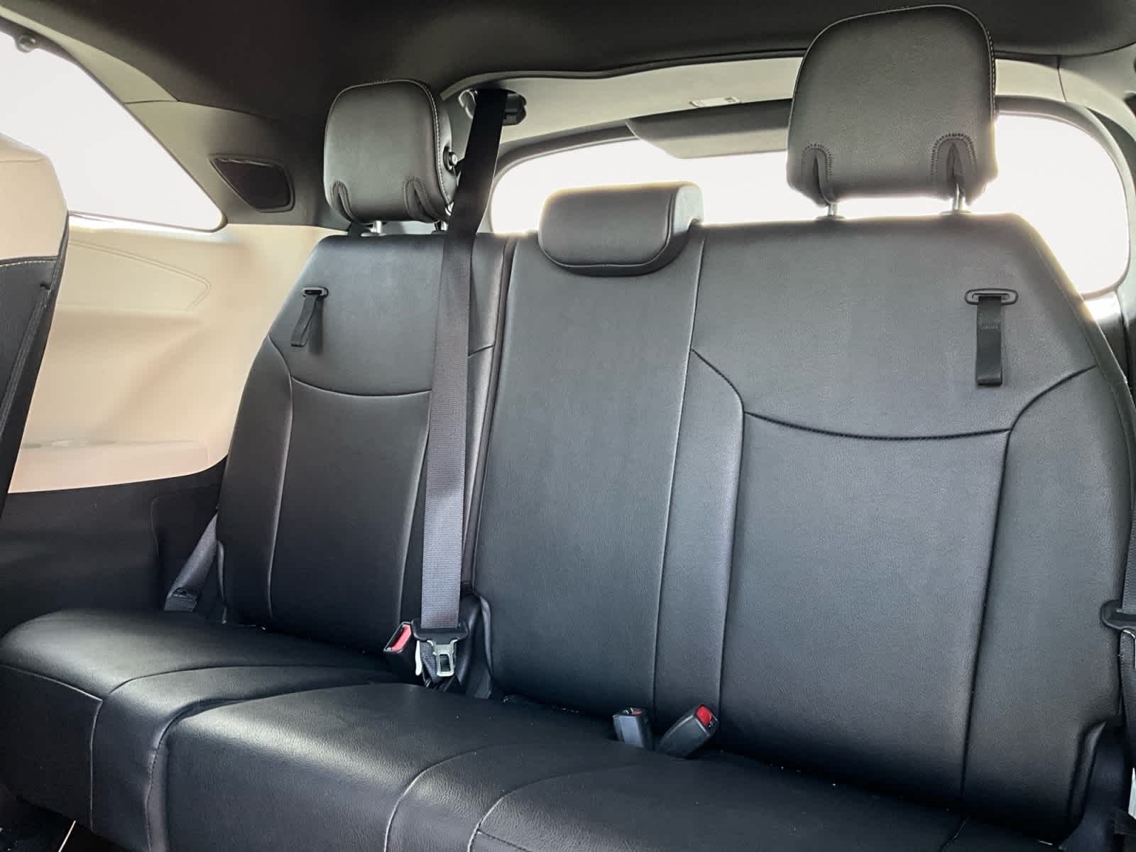 2025 Toyota Sienna Platinum