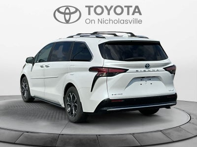 2025 Toyota Sienna Platinum