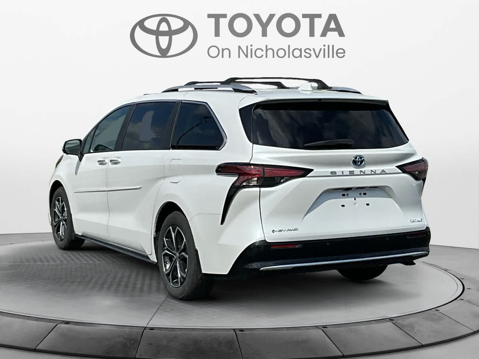 2025 Toyota Sienna Platinum