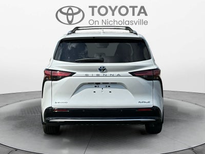 2025 Toyota Sienna Platinum