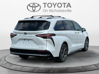 2025 Toyota Sienna Platinum
