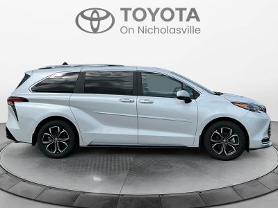 2025 Toyota Sienna Platinum