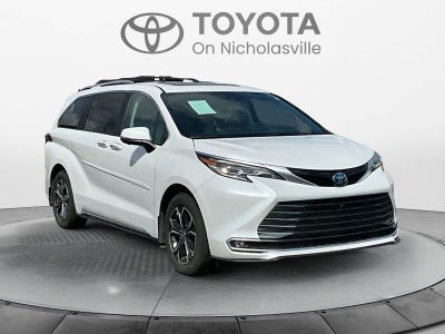 2025 Toyota Sienna Platinum