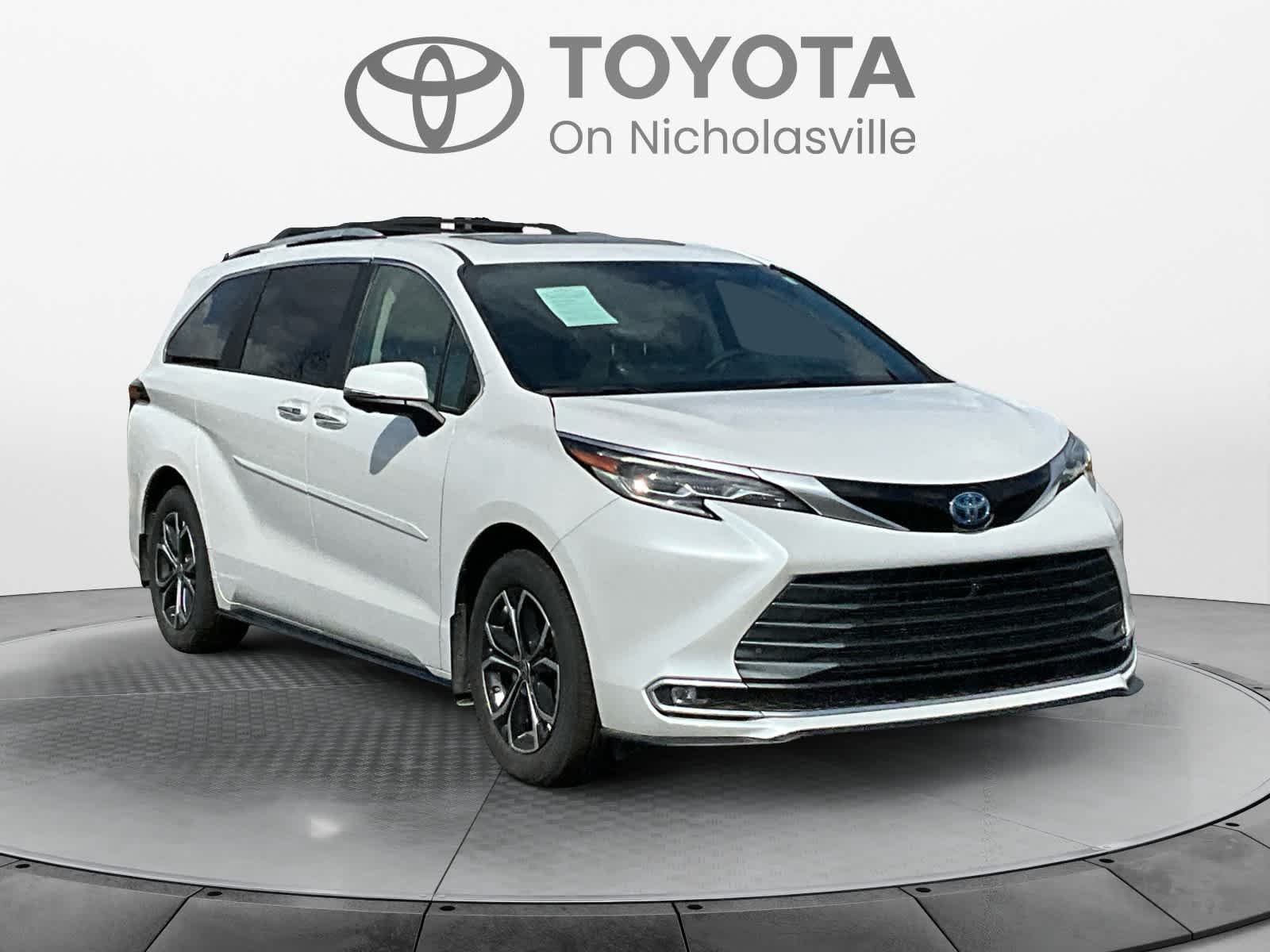 2025 Toyota Sienna Platinum