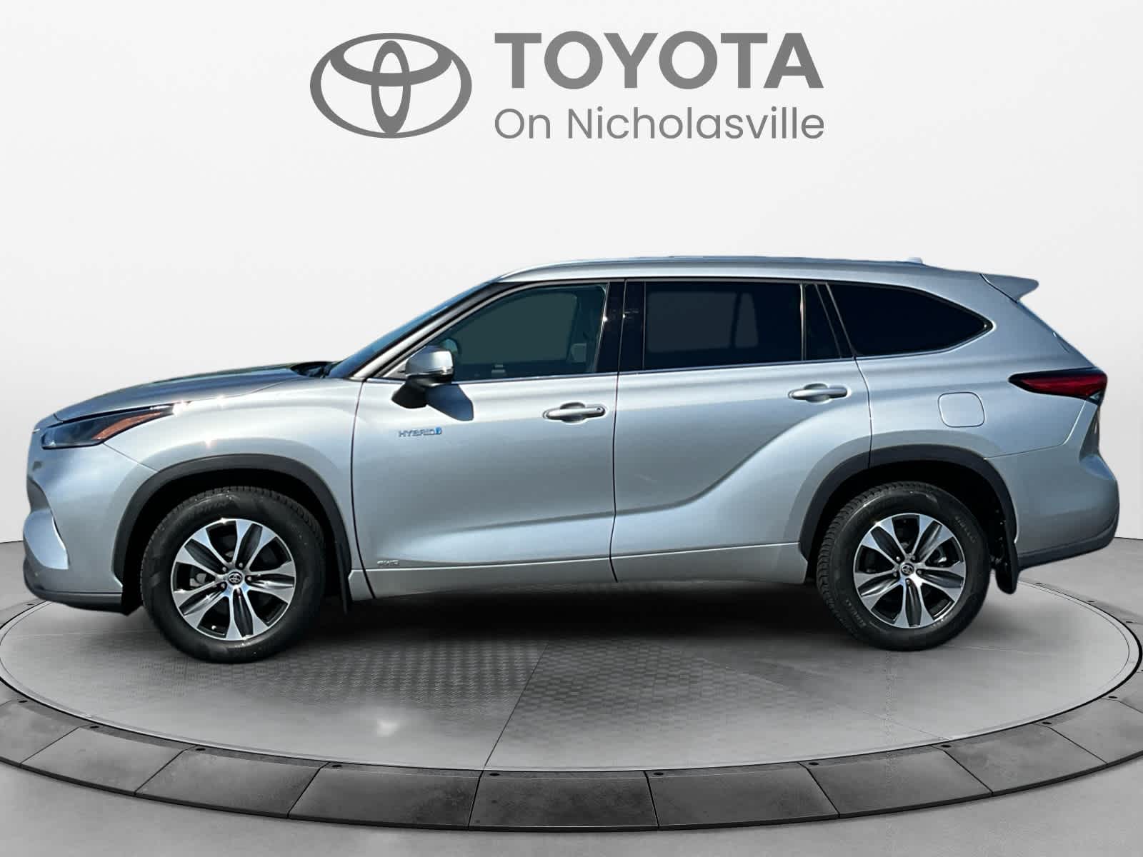 2021 Toyota Highlander Hybrid XLE