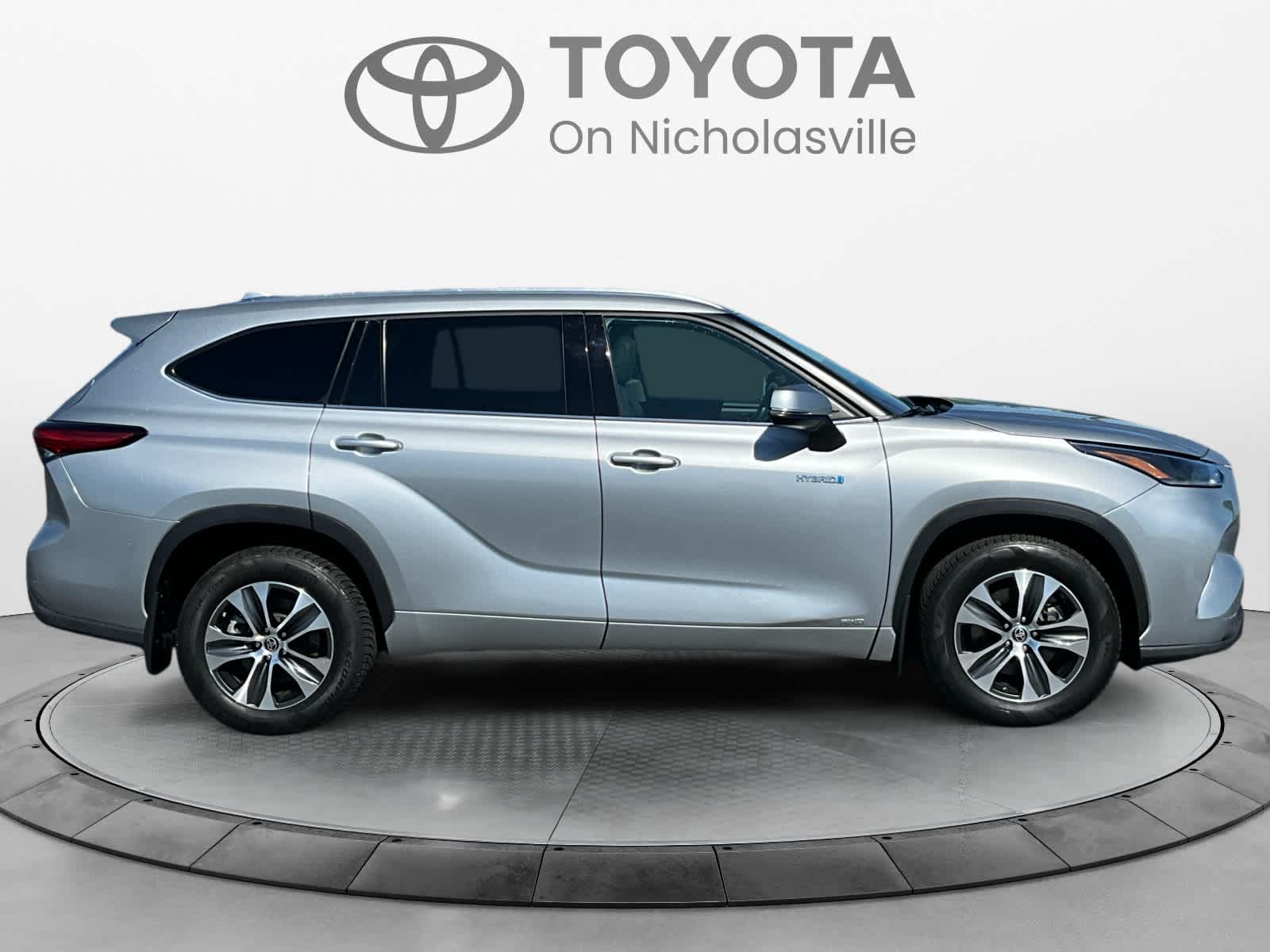 2021 Toyota Highlander Hybrid XLE