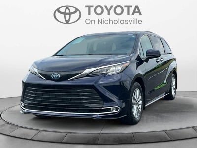 2023 Toyota Sienna XLE