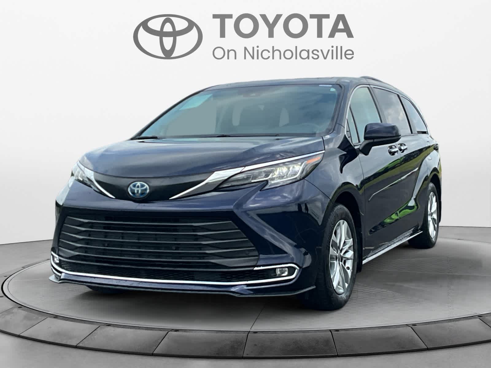 2023 Toyota Sienna XLE