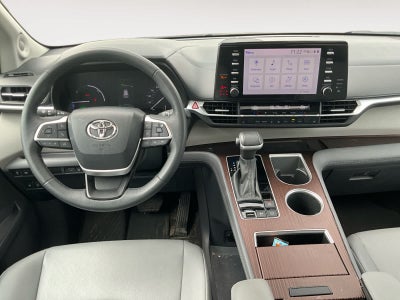 2023 Toyota Sienna XLE