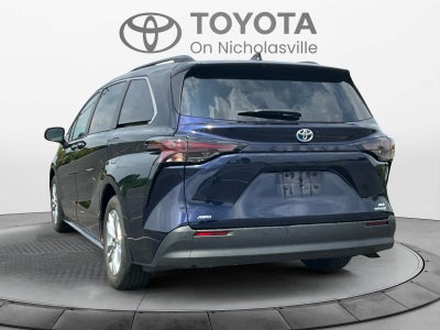 2023 Toyota Sienna XLE