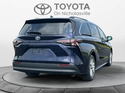 2023 Toyota Sienna XLE