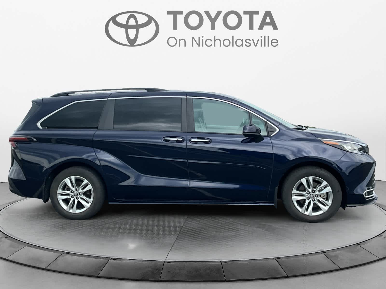 2023 Toyota Sienna XLE