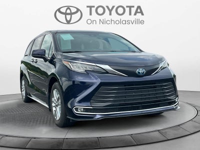 2023 Toyota Sienna XLE
