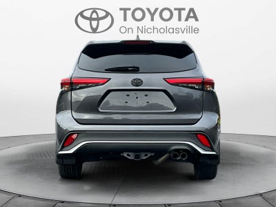 2022 Toyota Highlander XSE