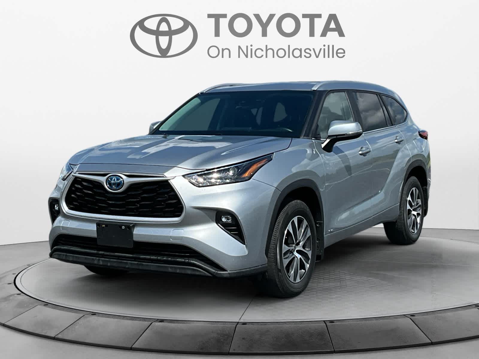 2023 Toyota Highlander Hybrid XLE