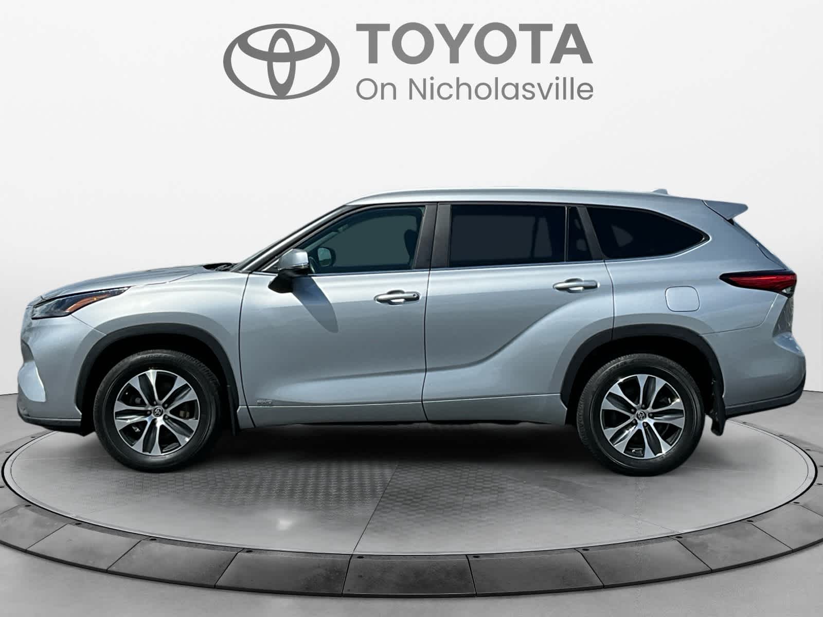 2023 Toyota Highlander Hybrid XLE