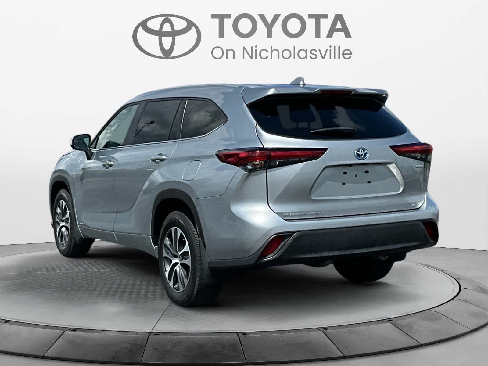2023 Toyota Highlander Hybrid XLE
