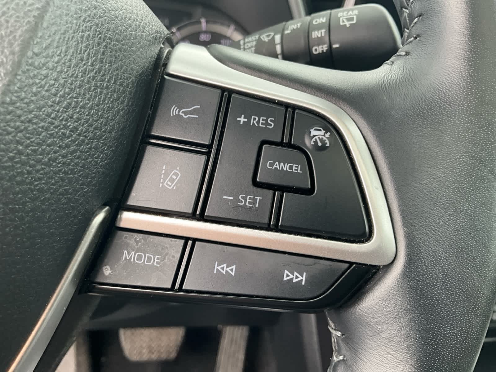 2024 Toyota Highlander Hybrid XLE