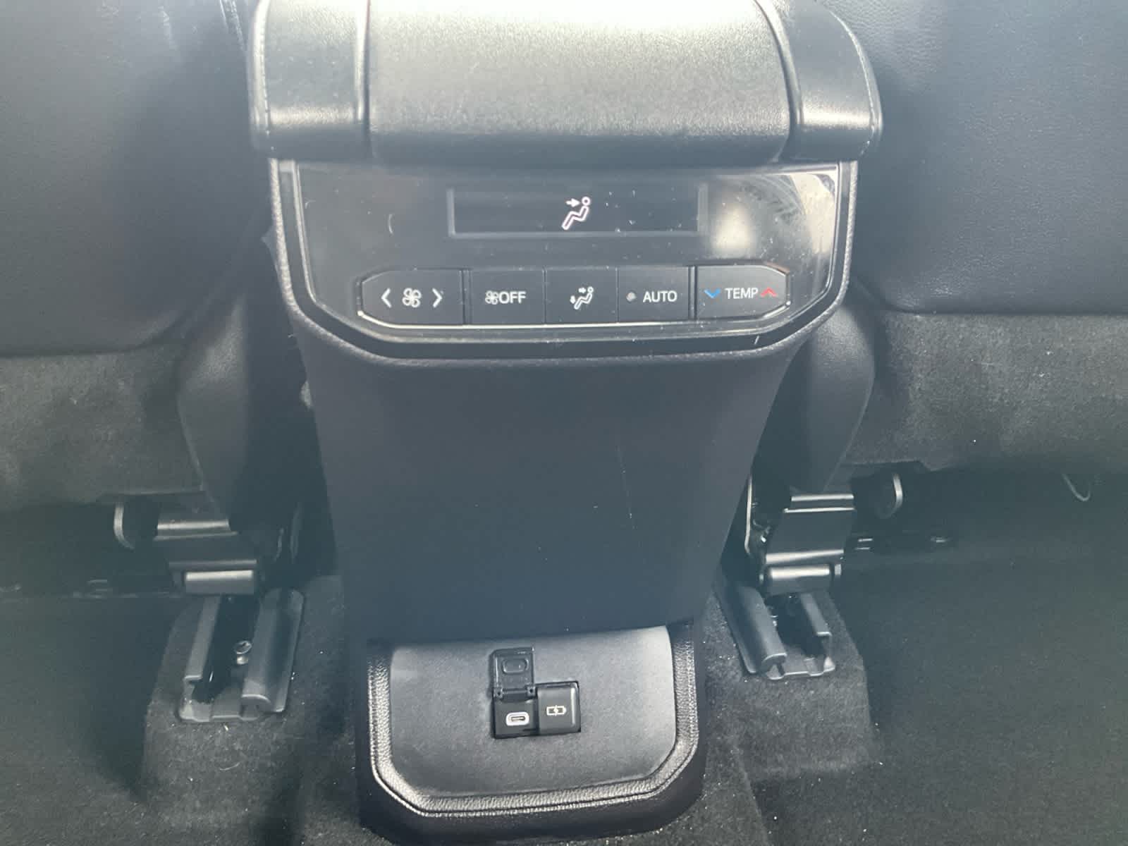 2024 Toyota Highlander Hybrid XLE