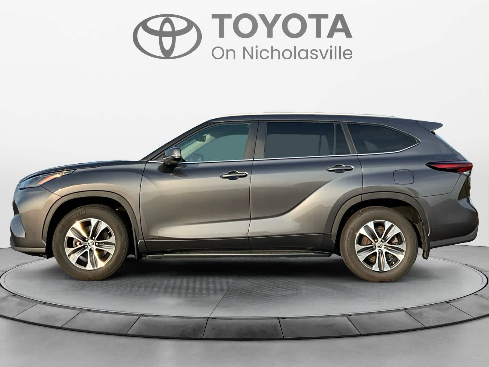 2024 Toyota Highlander Hybrid XLE
